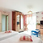 5 Bedroom Gorgeous In Valdalliere *