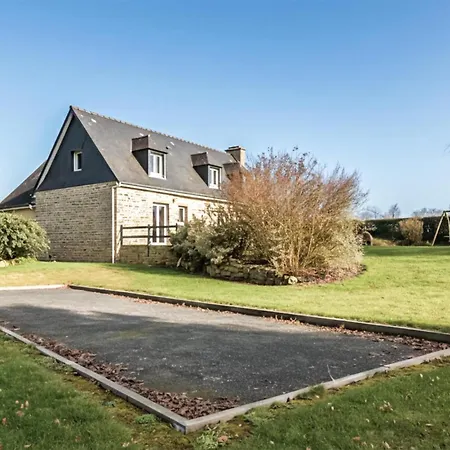 Hébergement de vacances Cozy Home In Montchamp Valdalliere With Wifi *
