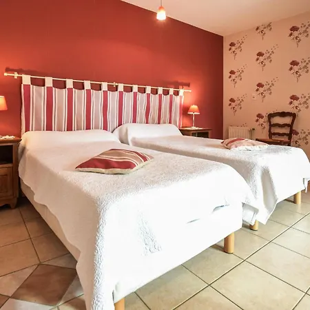 Cozy Home In Montchamp Valdalliere With Wifi Hébergement de vacances